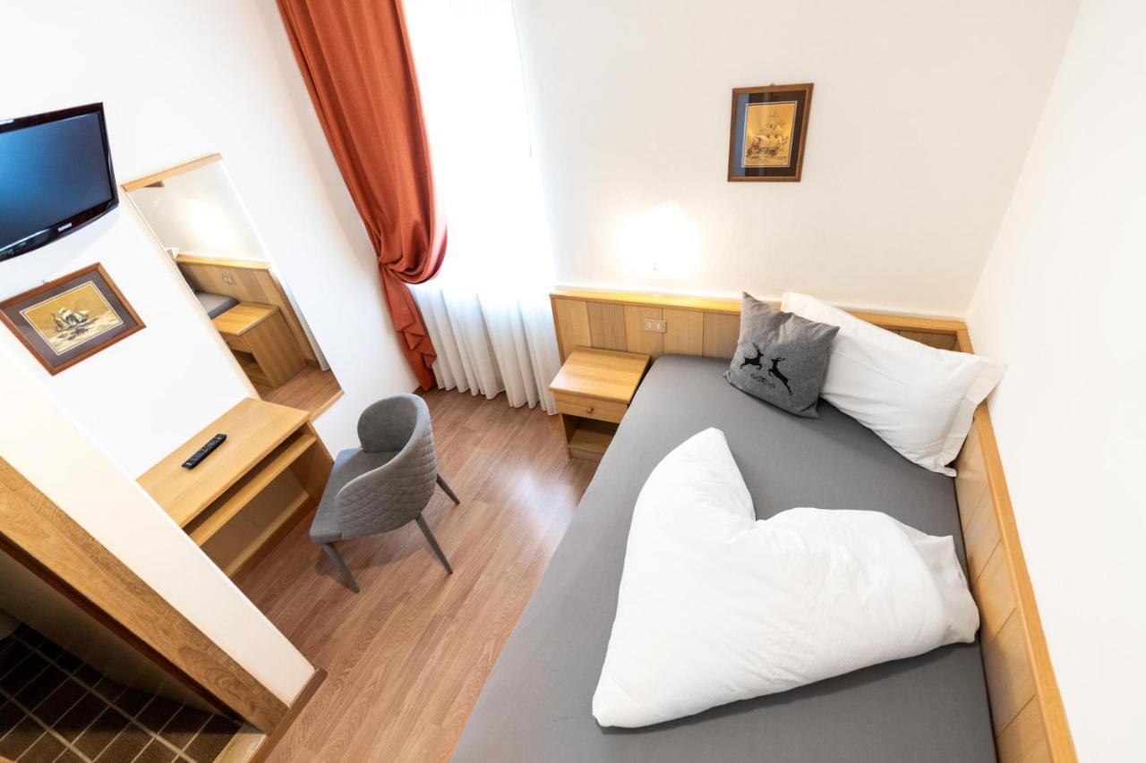 Albergo Dolomiti Cavalese Ngoại thất bức ảnh